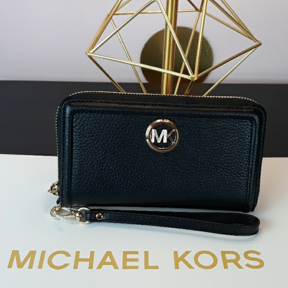❗SALE ❗Michael Kors Black Pebble Leather Set - Picture 8 of 8
